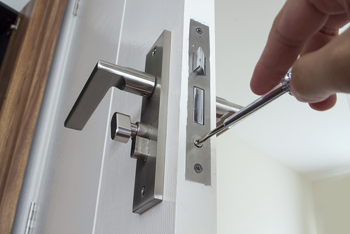 Our local locksmiths are able to repair and install door locks for properties in Willesden and the local area.